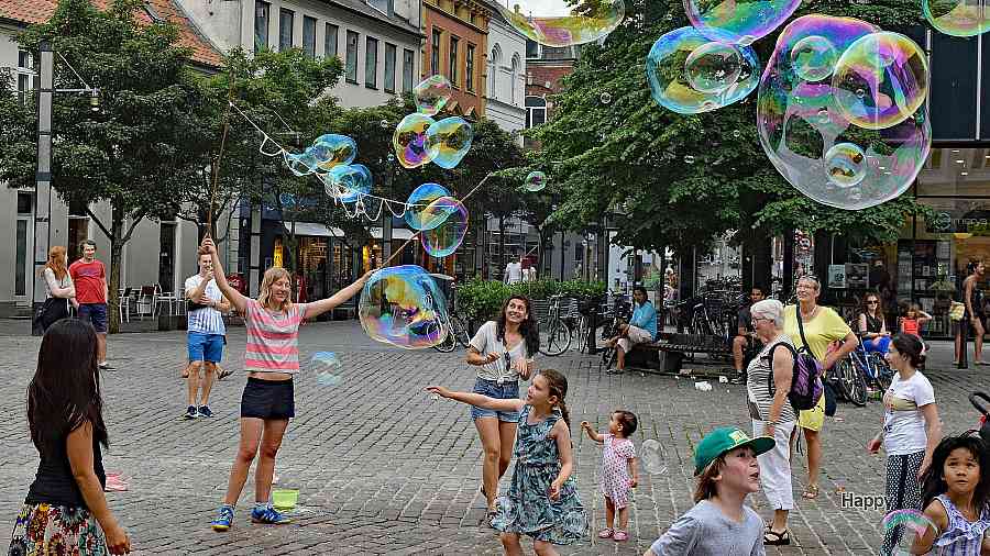 Sæbeboble magi på gågaden i Aarhus