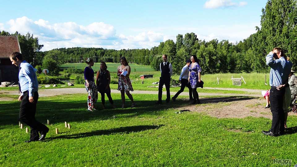 Familien holder fest